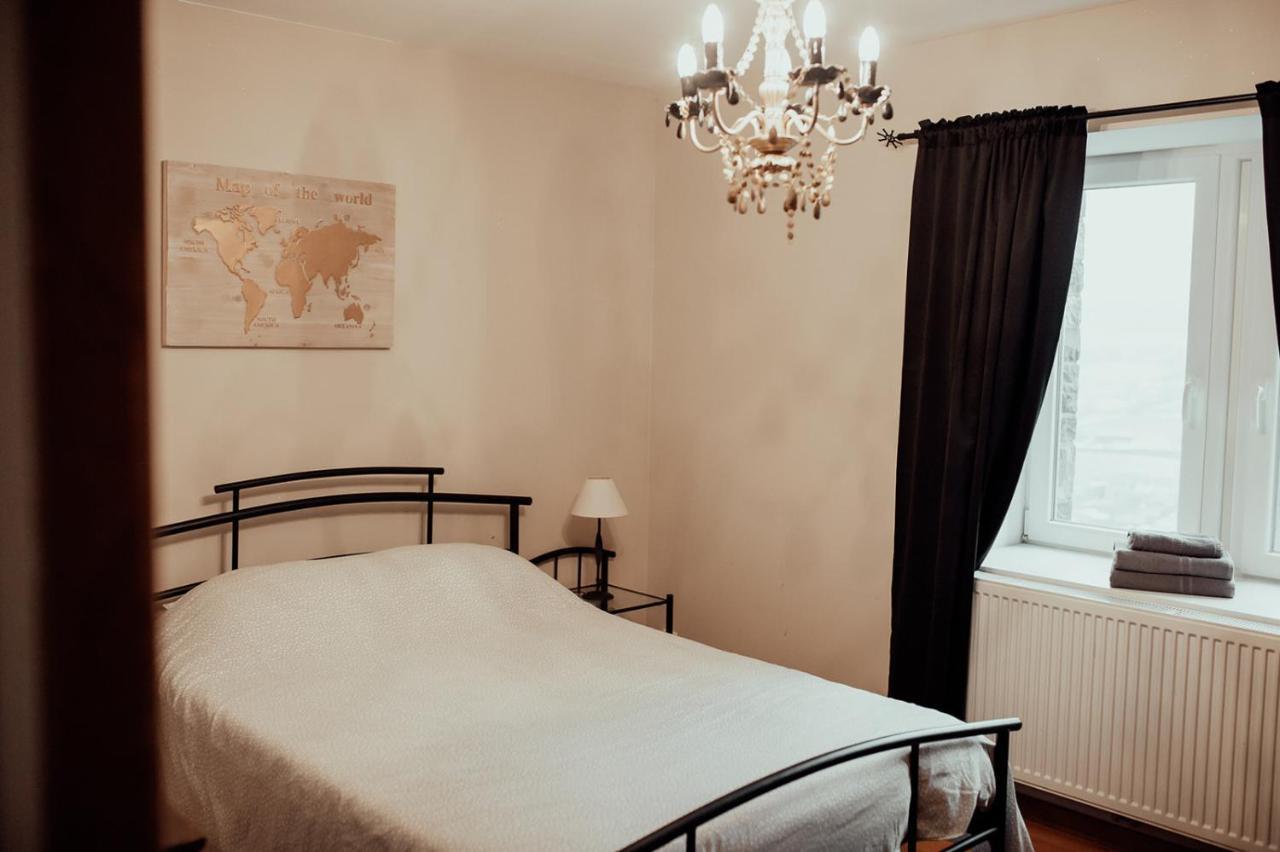 Le Chateau De Balmoral Sart-lez-Spa Bagian luar foto