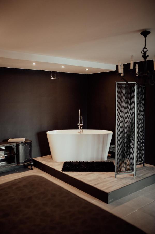 Le Chateau De Balmoral Sart-lez-Spa Bagian luar foto