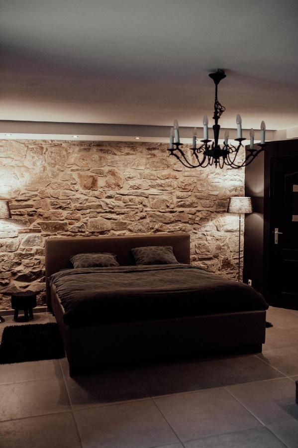 Le Chateau De Balmoral Sart-lez-Spa Bagian luar foto