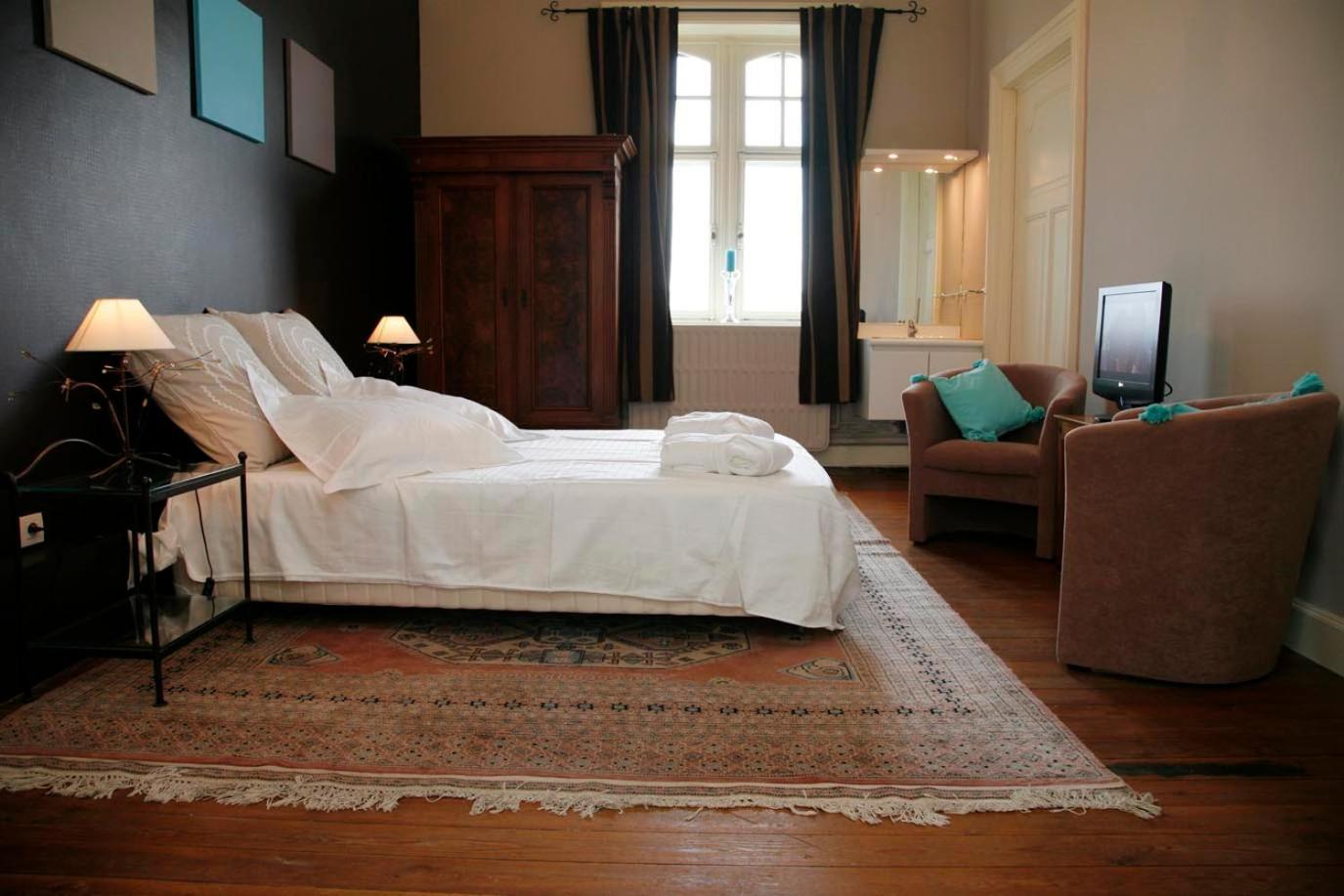 Le Chateau De Balmoral Sart-lez-Spa Bagian luar foto