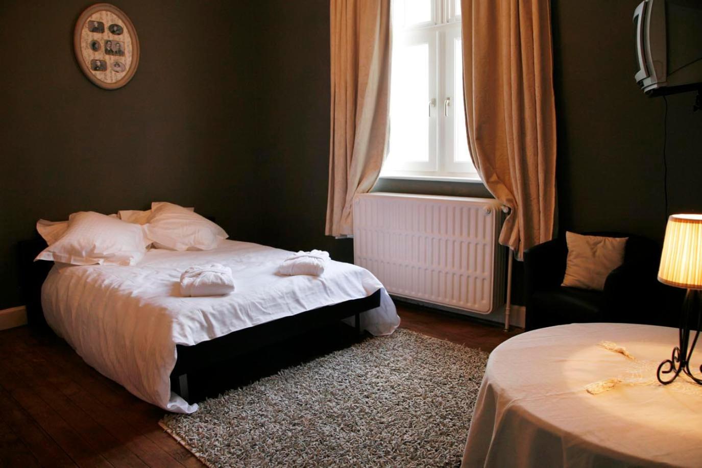 Le Chateau De Balmoral Sart-lez-Spa Bagian luar foto